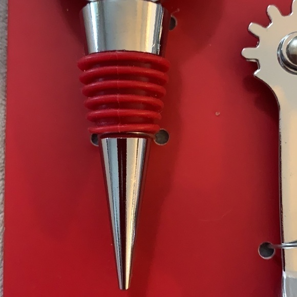 𝅺rae Dunn Red Holiday Corkscrew Set - NWT - Picture 5 of 6